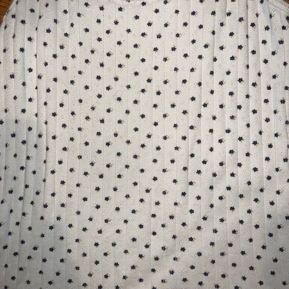 Brandy Melville Floral Top - Picture 4 of 4